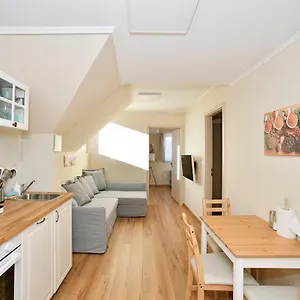 Apartment Palmy Apartmanhouse, Maglod