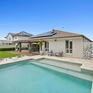  Holiday home Waters Edge! Australia