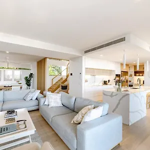  Holiday home The Hamptons House - Luxury House Australia